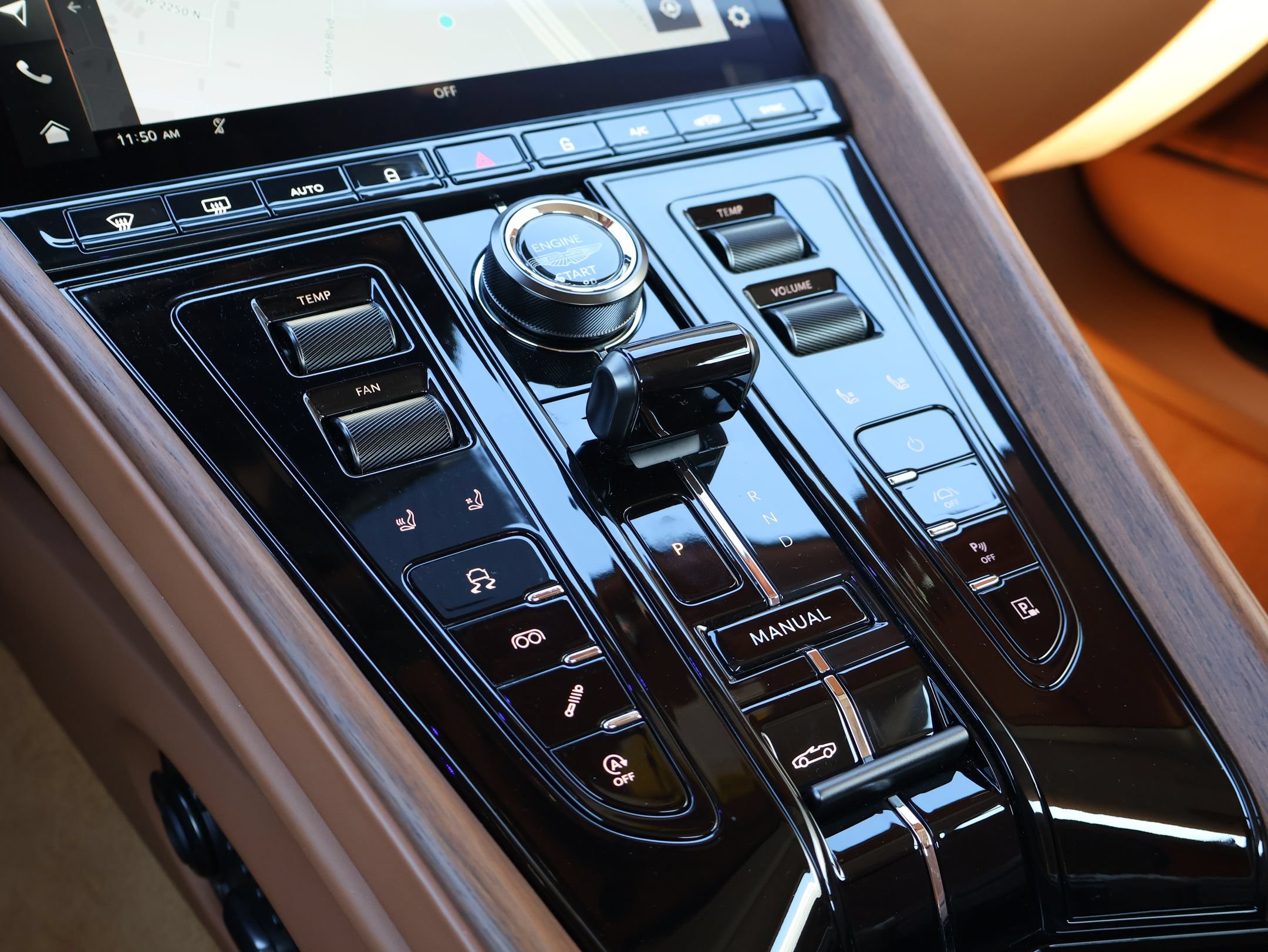 Used 2024 Aston Martin DB12 Convertible RWD image 21