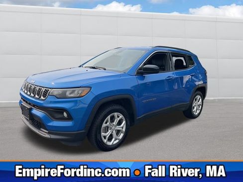 Used 2024 Jeep Compass Latitude AWD/4WD image 1