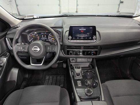 Used 2024 Nissan Rogue S AWD/4WD image 17