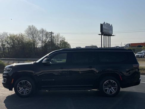 Used 2025 Jeep Wagoneer L Series II w/ 8-pass Seating Package image 4