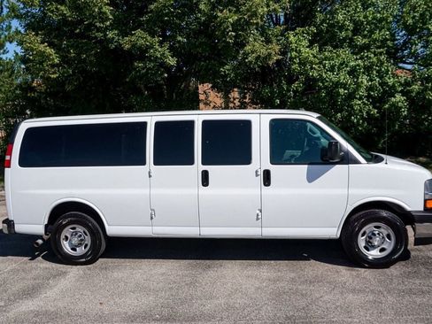 Used 2017 Chevrolet Express 3500 LT w/ LT Preferred Equipment Group RWD image 45