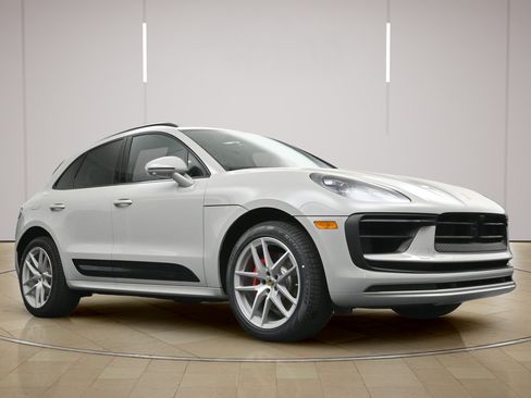 Certified 2026 Porsche Macan S AWD/4WD image 27
