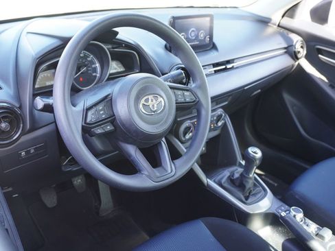 Used 2019 Toyota Yaris L FWD image 7