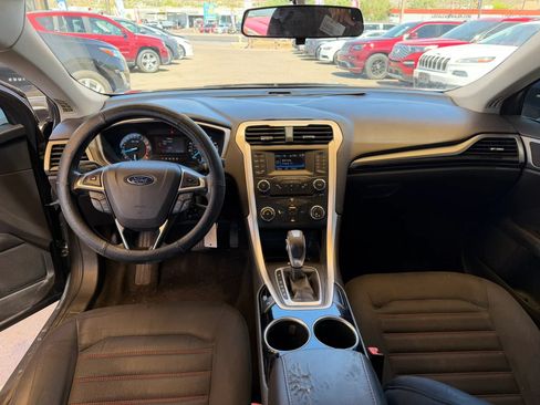 Used 2013 Ford Fusion SE FWD image 9