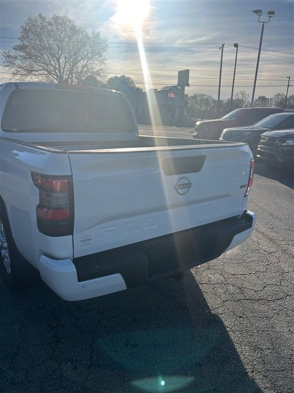 Used 2024 Nissan Frontier SV w/ SV Convenience Package RWD image 4