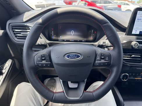 Used 2025 Ford Escape ST-Line Select AWD/4WD image 18