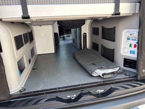 Used 2020 Mercedes-Benz Sprinter 2500 image 34