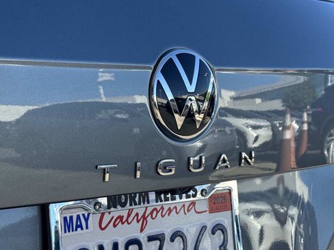 Certified 2024 Volkswagen Tiguan SE R-Line image 28
