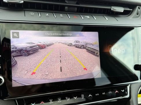 New 2026 Jeep Grand Cherokee Altitude image 24