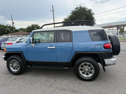 Used 2013 Toyota FJ Cruiser 4WD w/ Upgrade Pkg image 8