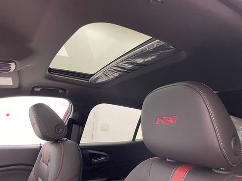 New 2026 Chevrolet Trax RS w/ Sunroof Package FWD image 7
