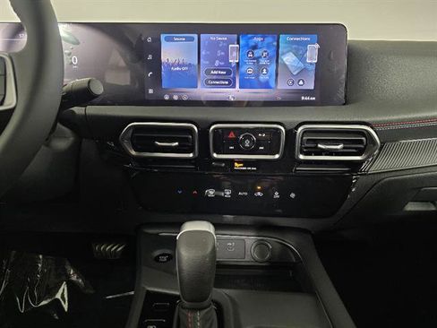New 2026 Nissan Sentra SR w/ Floor Mat Package FWD image 32
