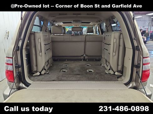 Used 2004 Toyota Land Cruiser AWD/4WD image 27
