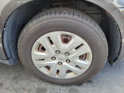 Used 2020 Dodge Journey SE FWD image 7