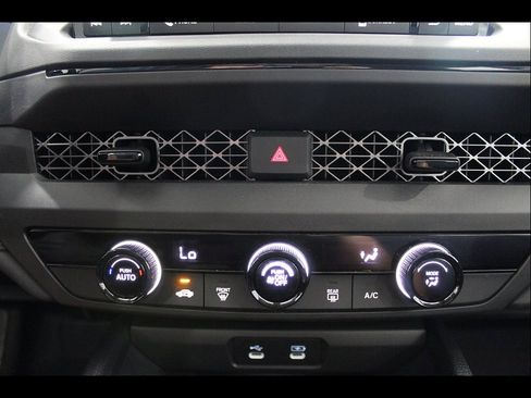 Certified 2025 Honda Accord LX image 29