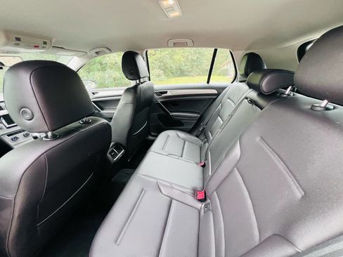 Used 2015 Volkswagen Golf TDI S image 14