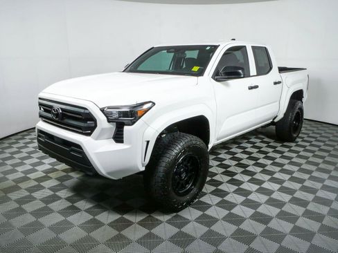 Used 2025 Toyota Tacoma SR AWD/4WD image 22