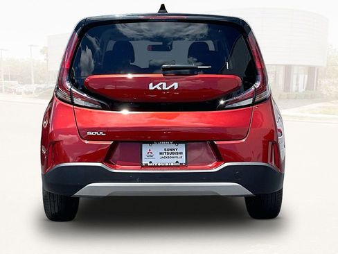 Used 2025 Kia Soul LX w/ LX Technology Package FWD image 4