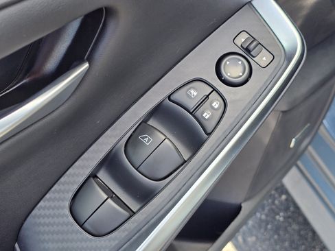 Used 2025 Nissan Sentra SR w/ SR Premium Package FWD image 20