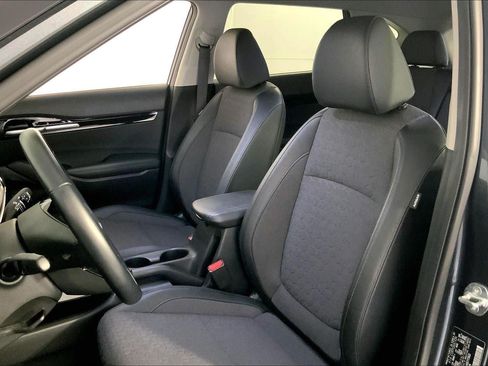 Certified 2025 Kia Seltos S FWD image 22