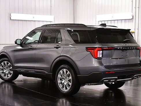 New 2026 Ford Explorer Active w/ Active Comfort Package AWD/4WD image 5