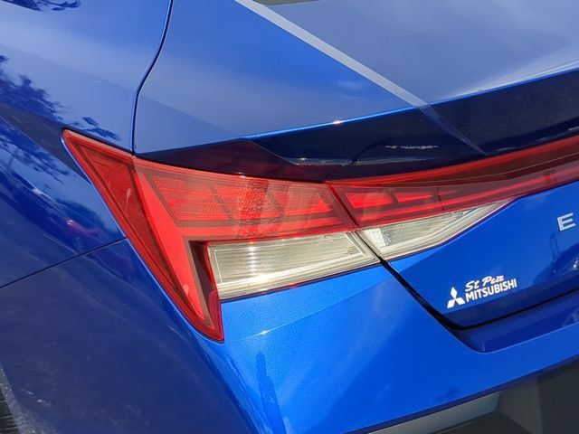 Used 2025 Hyundai Elantra SEL FWD image 11