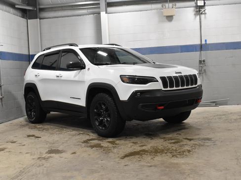 Used 2020 Jeep Cherokee Trailhawk w/ Comfort & Convenience Group image 30