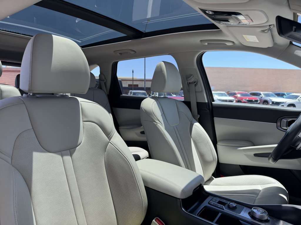 Used 2025 Kia Sorento EX w/ EX Panoramic Sunroof Package FWD image 41