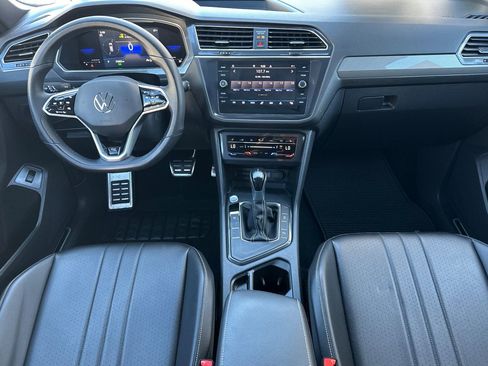 Certified 2022 Volkswagen Tiguan SE R-Line image 13