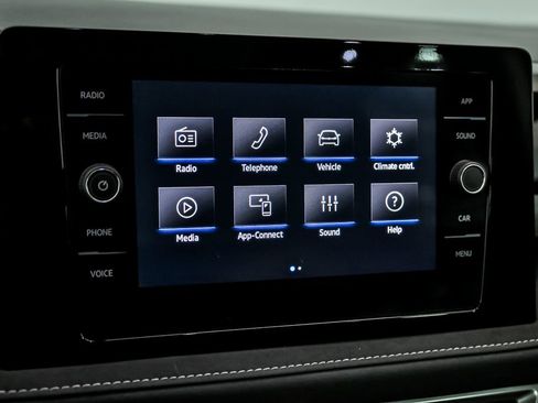 Used 2025 Volkswagen Taos SE image 20