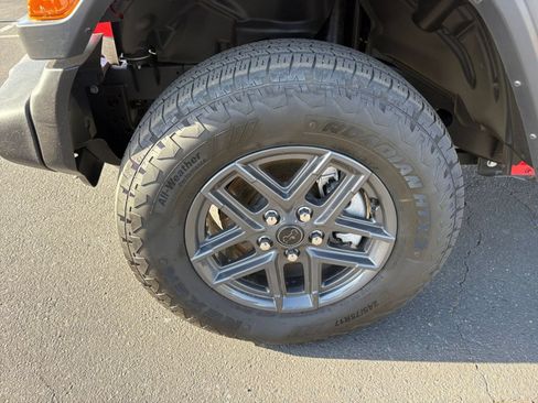 Used 2025 Jeep Wrangler Unlimited Sport AWD/4WD image 24
