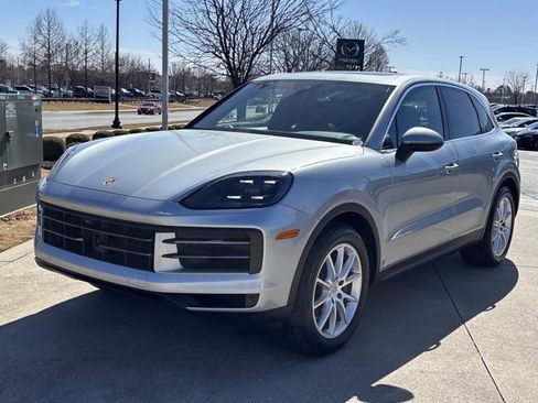Used 2024 Porsche Cayenne image 11