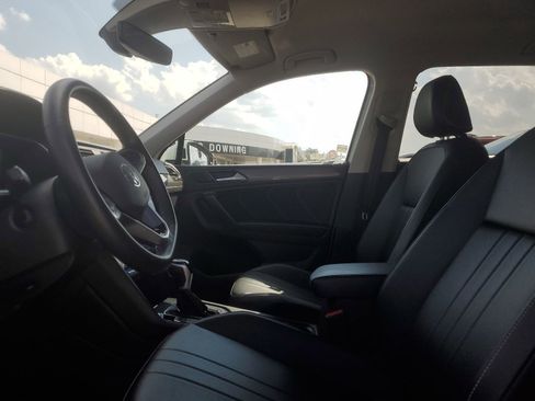 Used 2024 Volkswagen Tiguan SE image 8