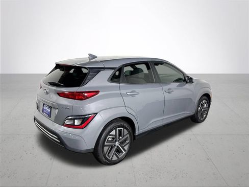 Used 2023 Hyundai Kona SE FWD image 6