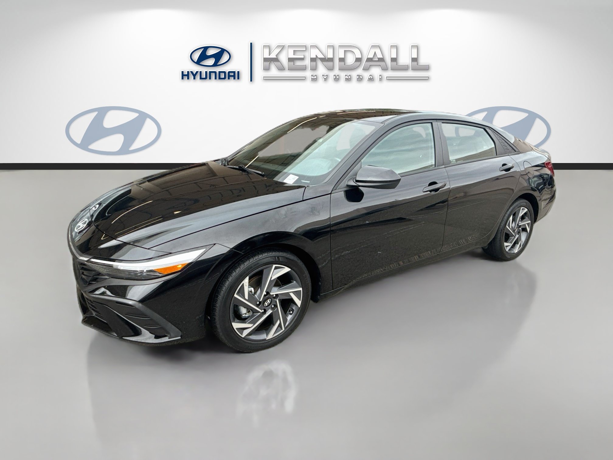 Used 2025 Hyundai Elantra Sport FWD image 3