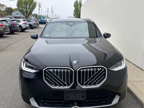 Certified 2025 BMW X3 xDrive30 w/ Premium Package AWD/4WD image 3