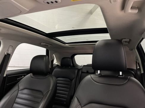 Used 2022 Ford Edge SEL w/ Convenience Package image 7