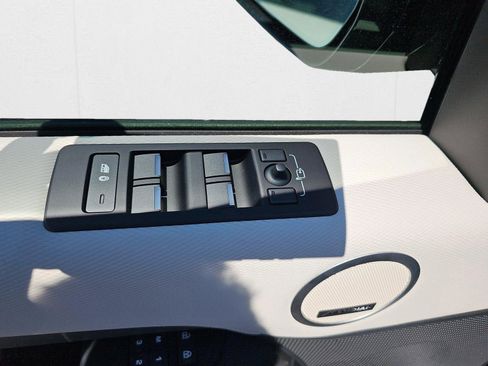New 2025 Land Rover Discovery Dynamic SE AWD/4WD image 27