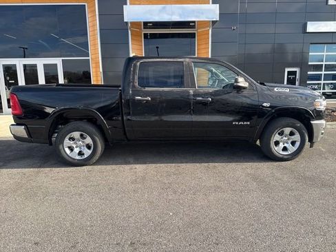 New 2026 RAM 1500 4x4 Crew Cab image 7