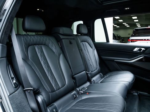 Used 2023 BMW X7 M60i w/ Executive Package AWD/4WD image 22