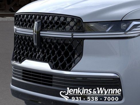 New 2026 Lincoln Navigator Reserve AWD/4WD image 17