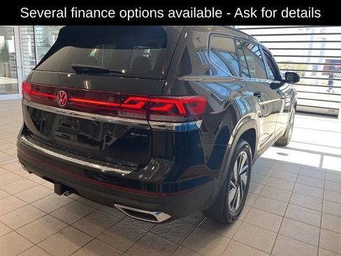 Used 2024 Volkswagen Atlas SE w/ Panoramic Sunroof Package AWD/4WD image 8