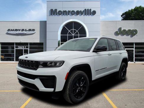 New 2026 Jeep Grand Cherokee Altitude AWD/4WD image 1