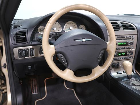 Used 2005 Ford Thunderbird image 10