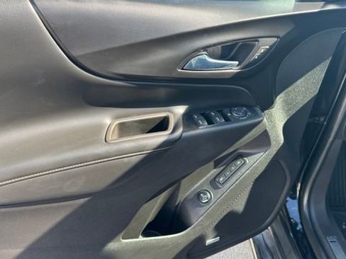 Used 2018 Chevrolet Equinox Premier image 18