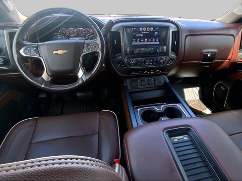Used 2018 Chevrolet Silverado 1500 High Country AWD/4WD image 16