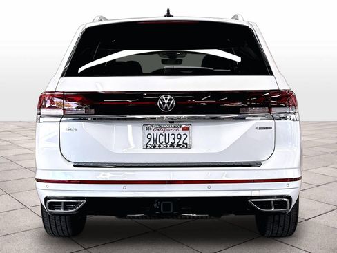 Certified 2026 Volkswagen Atlas SEL Premium R-Line AWD/4WD image 8