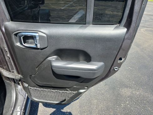 Used 2022 Jeep Wrangler Unlimited Sport AWD/4WD image 17