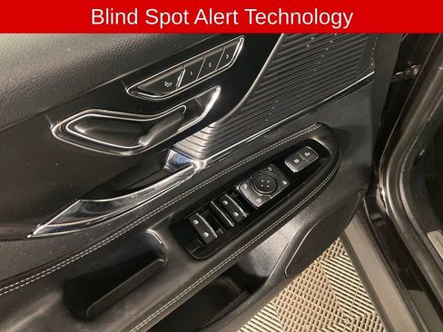 Used 2020 Lincoln Corsair AWD w/ Premium Package image 13