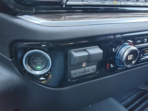 New 2026 GMC Sierra 1500 Elevation image 18